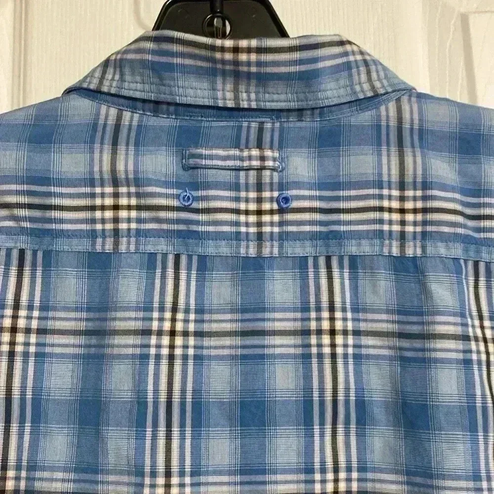The North face short sleeve plaid button down mens shirt size LARGE